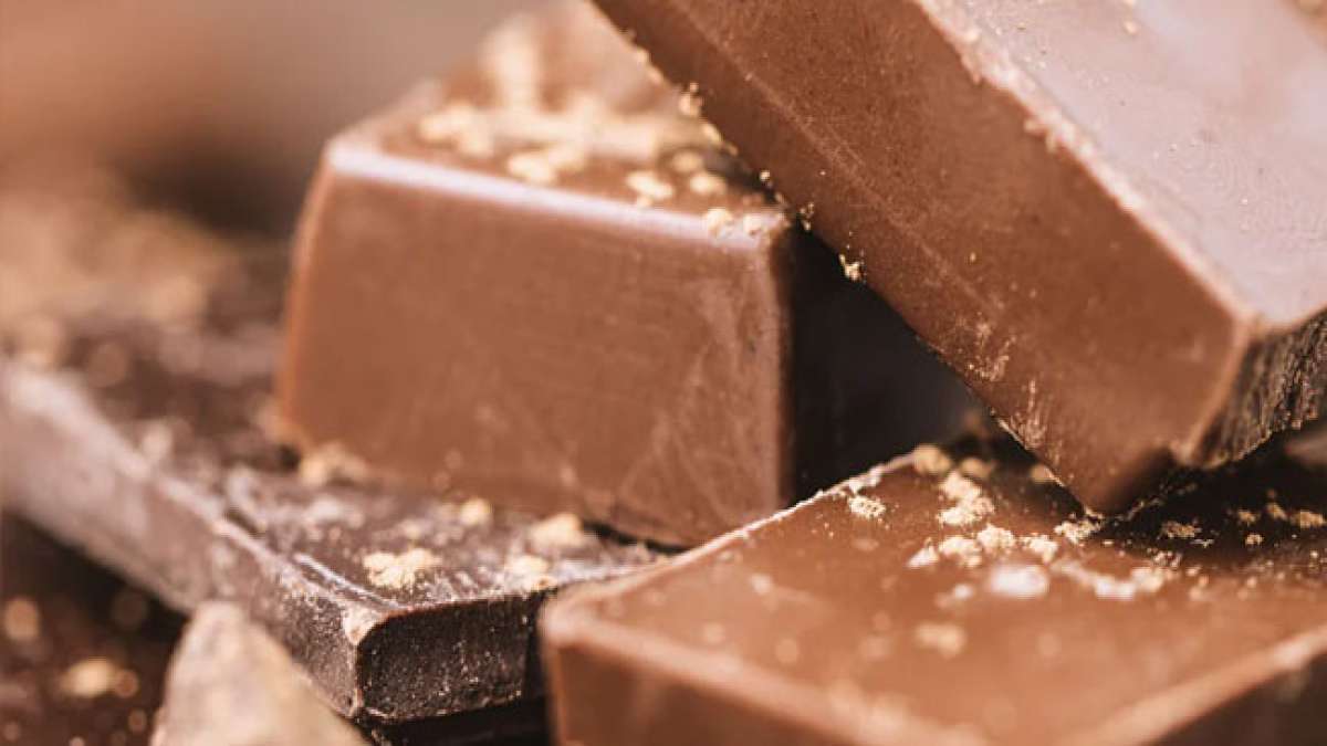 Vollmilchschokolade: Süßes Genussmittel mit Koffein-Kick.