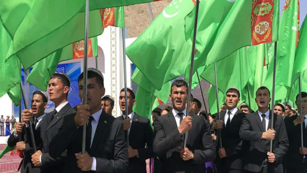 Turkmenische Justizarbeiter: Garanten für den Rechtsstaat. Turkmenische Justizarbeiter: Garanten für den Rechtsstaat.