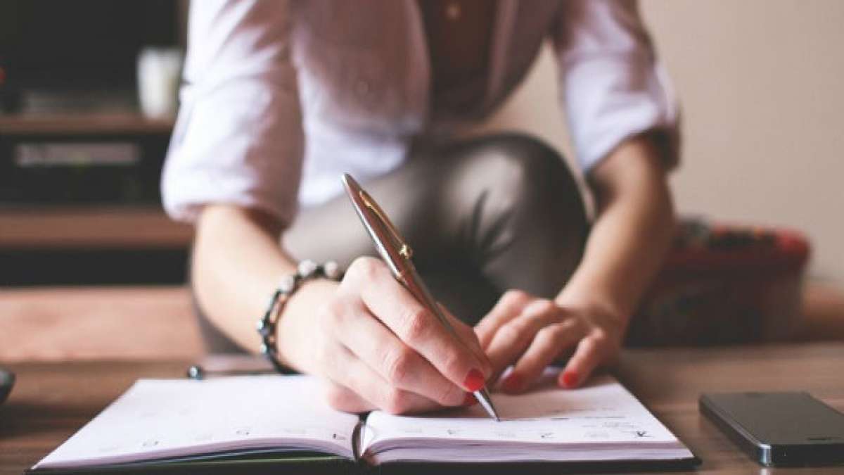 Entdecken Sie die kreative Seite Ihrer Arbeit am Poetry at Work Day. Entdecken Sie die kreative Seite Ihrer Arbeit am Poetry at Work Day.