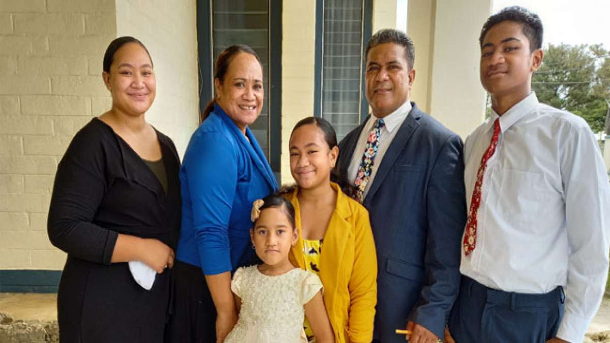 Tonga: Vatertag - Ein Tag der Familie, der Feier und der Erinnerung Tonga: Vatertag - Ein Tag der Familie, der Feier und der Erinnerung