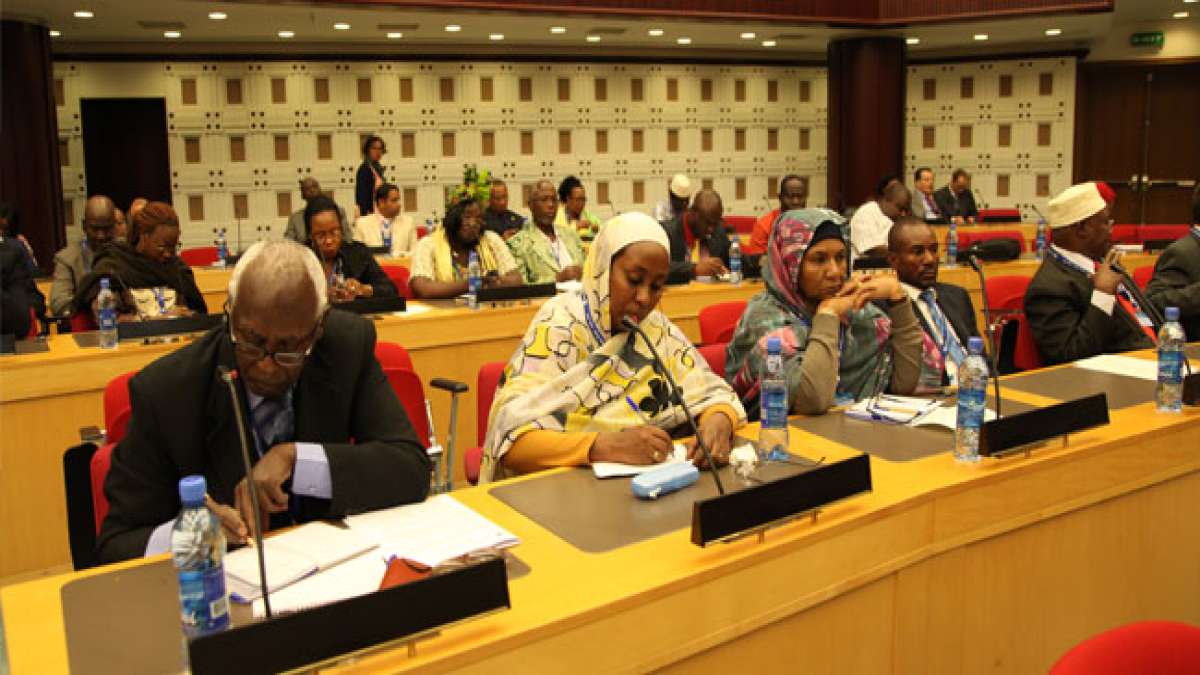 Botswana: Tag der Arbeit - Ein Tag, um die Leistungen der Arbeitnehmer zu feiern, während man die unglaubliche Tierwelt des Landes genießt.