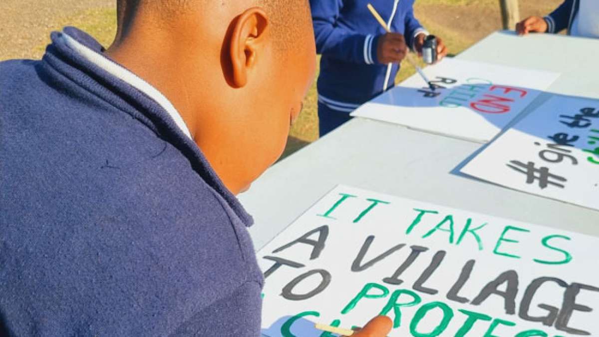 Schließen Sie sich der Nationalen Woche des Kinderschutzes in Südafrika an und setzen Sie sich für den Schutz unserer Kinder vor Missbrauch und Vernachlässigung ein.