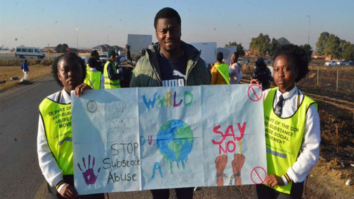 Woche des Drogenbewusstseins in Südafrika: Eine wichtige Initiative, um die Öffentlichkeit über die Gefahren von Drogen aufzuklären und zu sensibilisieren. Woche des Drogenbewusstseins in Südafrika: Eine wichtige Initiative, um die Öffentlichkeit über die Gefahren von Drogen aufzuklären und zu sensibilisieren.