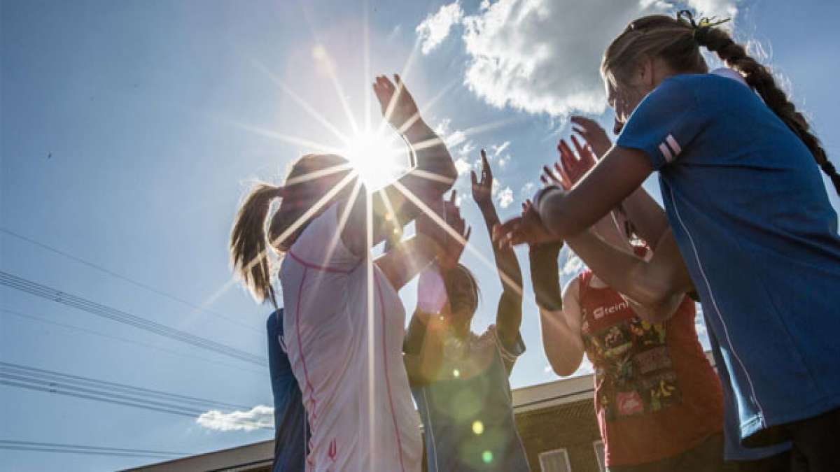 Erfahren Sie, wie Sie Fettleibigkeit bekämpfen und ein gesundes Leben für Ihre Familie fördern können während der Schulgesundheitswoche und nationalen Adipositaswoche in Südafrika. Erfahren Sie, wie Sie Fettleibigkeit bekämpfen und ein gesundes Leben für Ihre Familie fördern können während der Schulgesundheitswoche und nationalen Adipositaswoche in Südafrika.