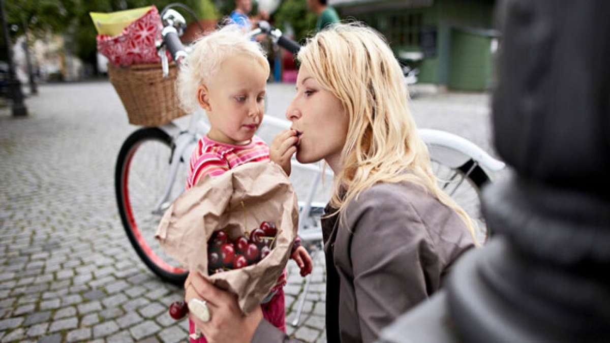 Feiern Sie den Muttertag in Norwegen am zweiten Sonntag im Februar und zeigen Sie Ihrer Mutter Ihre Wertschätzung und Liebe durch Geschenke und Verwöhnung. Feiern Sie den Muttertag in Norwegen am zweiten Sonntag im Februar und zeigen Sie Ihrer Mutter Ihre Wertschätzung und Liebe durch Geschenke und Verwöhnung.