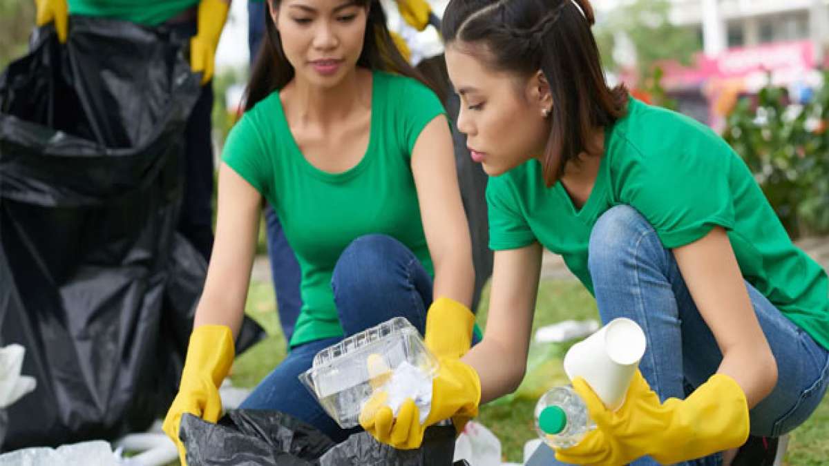 Globaler Recyclingtag: Ein Tag, um etwas Gutes für die Umwelt und die Wirtschaft zu tun. Globaler Recyclingtag: Ein Tag, um etwas Gutes für die Umwelt und die Wirtschaft zu tun.