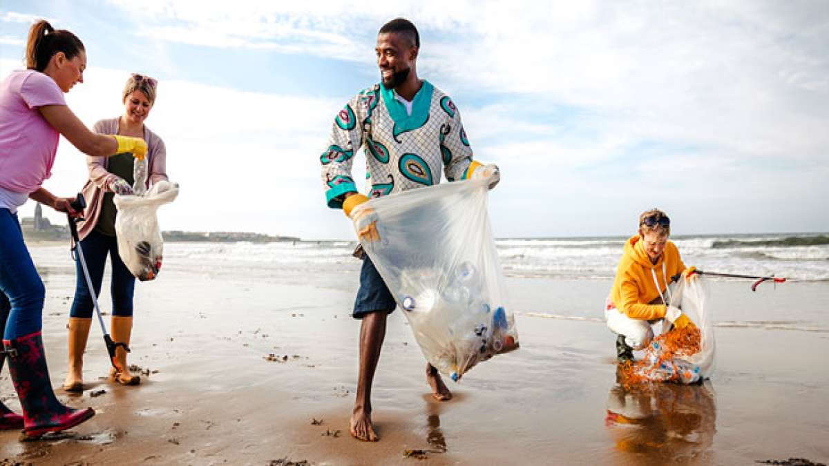 Der World Cleanup Day ist eine globale Bewegung, bei der Menschen weltweit gemeinsam gegen Umweltverschmutzung und Müll vorgehen.