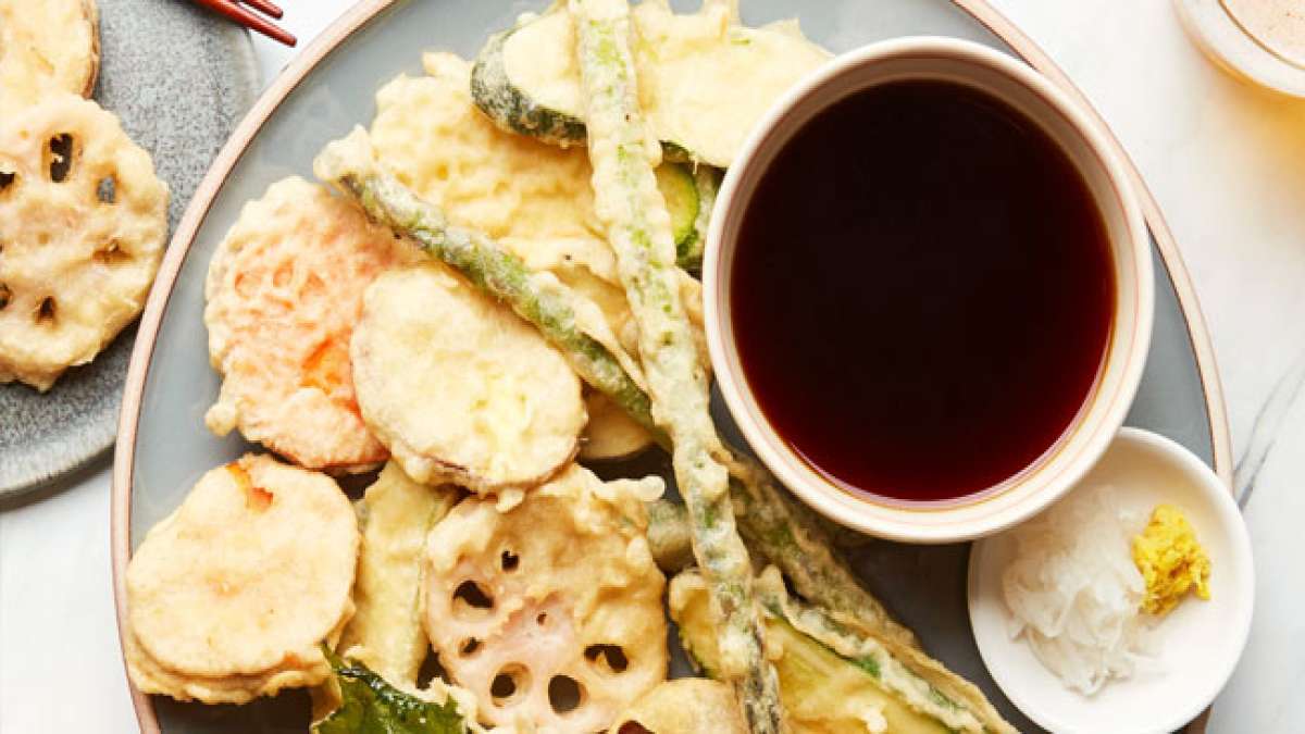 Feiern Sie den Nationalen Tempura-Tag in den USA und entdecken Sie die faszinierende Geschichte dieses japanischen Genusses, der seinen Ursprung in der Begegnung von Kulturen hat.