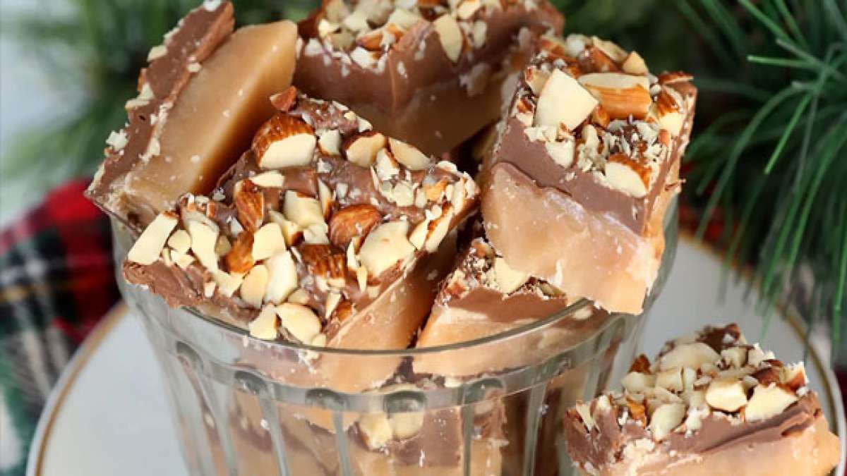 Genießen Sie den Nationalen Tag des englischen Toffees in den USA und tauchen Sie ein in die süße Welt dieses einzigartigen Genusses. Genießen Sie den Nationalen Tag des englischen Toffees in den USA und tauchen Sie ein in die süße Welt dieses einzigartigen Genusses.