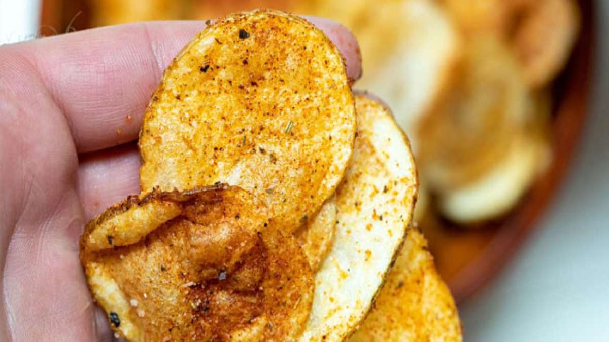 Nationaler Kartoffelchip-Tag: Ein Tag, um die knusprige Leckerei zu feiern, die jeder liebt. Nationaler Kartoffelchip-Tag: Ein Tag, um die knusprige Leckerei zu feiern, die jeder liebt.