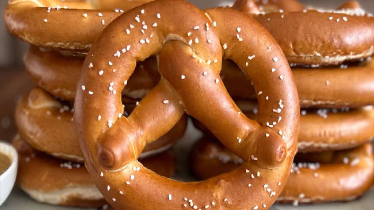Das beliebte Laugengebäck mit langer Geschichte und vielen Varianten. Das beliebte Laugengebäck mit langer Geschichte und vielen Varianten.