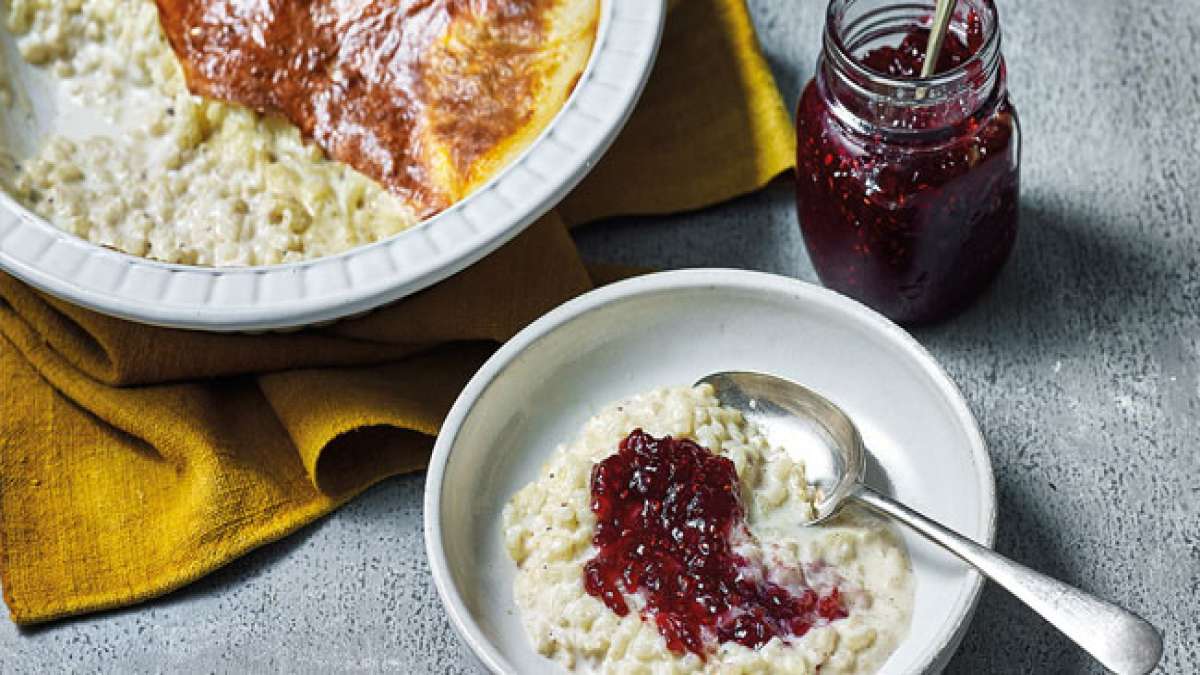 Probieren Sie Rezepte von europäischen Einwanderern sowie südasiatischen, nahöstlichen und lateinamerikanischen Einflüssen und kosten Sie die süßen Aromen von Milchreis-Pudding, der in Neuengland sogar mit Ahornsirup zubereitet wird. Probieren Sie Rezepte von europäischen Einwanderern sowie südasiatischen, nahöstlichen und lateinamerikanischen Einflüssen und kosten Sie die süßen Aromen von Milchreis-Pudding, der in Neuengland sogar mit Ahornsirup zubereitet wird.