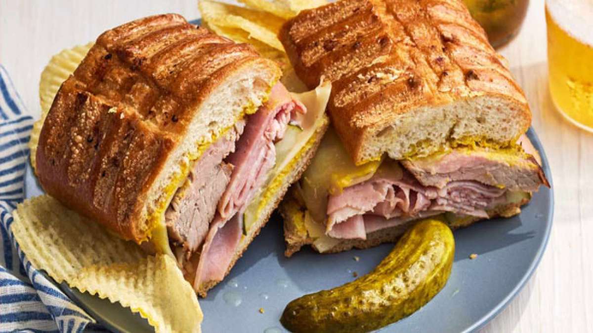 Feiern Sie den Nationalen Tag des kubanischen Sandwiches und des Biskuittörtchens in den USA!