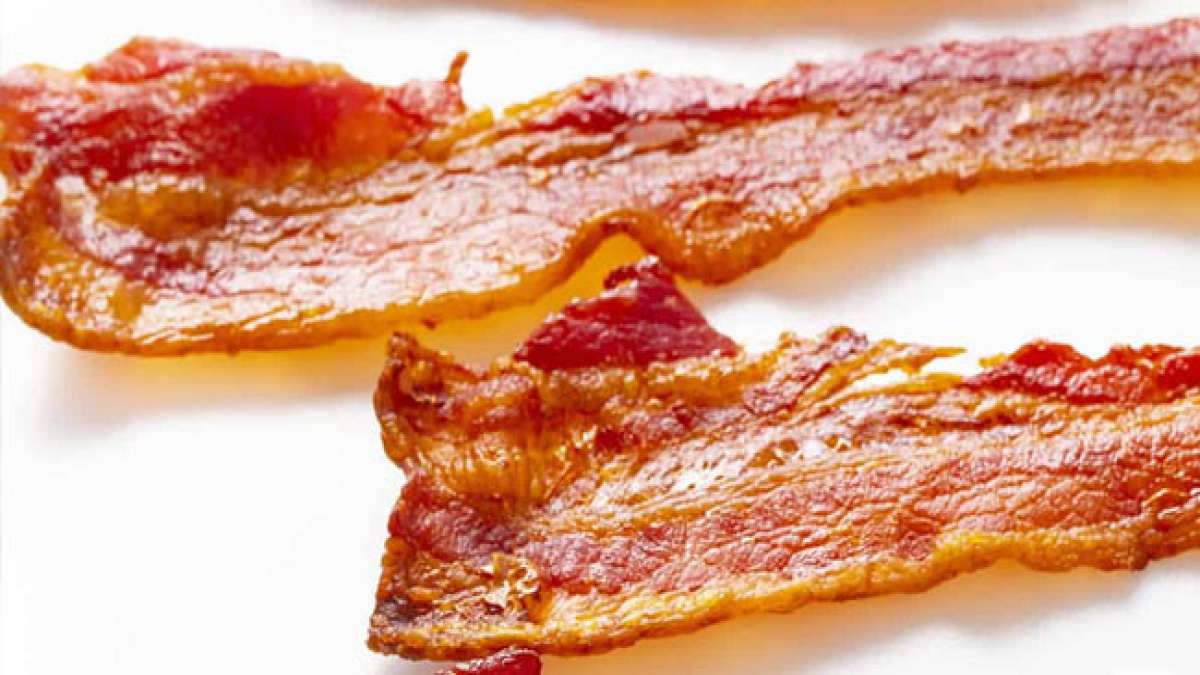 Speck ist ein beliebtes Lebensmittel, das auf der ganzen Welt genossen wird. Am Internationalen Tag des Specks können Sie sich mit dieser leckeren und herzhaften Delikatesse verwöhnen.