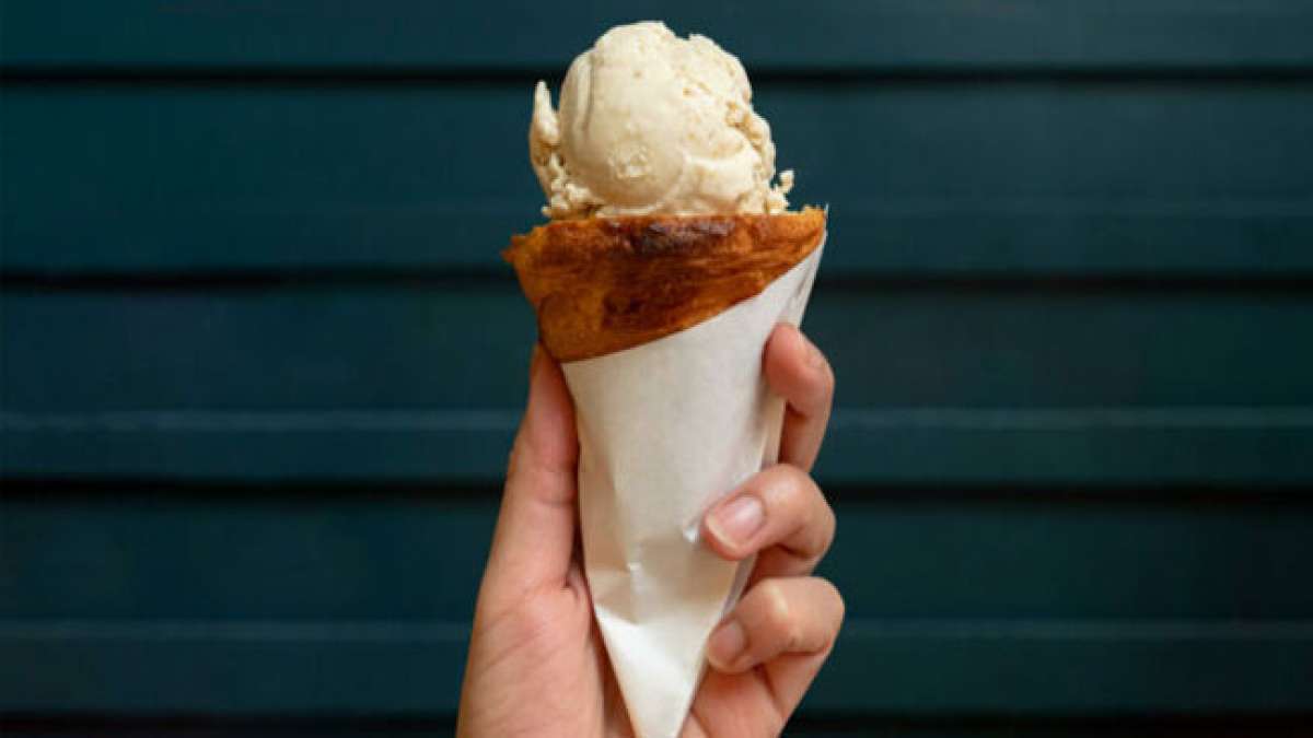 Feiern Sie den Nationalen Eiscreme-Tüten-Tag in den USA und tauchen Sie ein in die Geschichte eines der beliebtesten sommerlichen Vergnügen. Feiern Sie den Nationalen Eiscreme-Tüten-Tag in den USA und tauchen Sie ein in die Geschichte eines der beliebtesten sommerlichen Vergnügen.