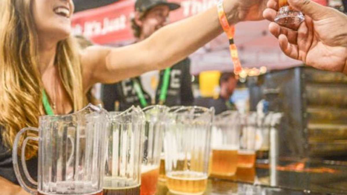 Feiere den Tag des amerikanischen Bieres mit einem vielfältigen Mix aus Bierstilen!