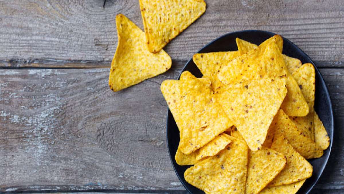 Nachos: Ein schmackhafter Snack, der sich perfekt zum Teilen eignet. Feiern Sie den Nationalen Tag der Nachos am 6. November!