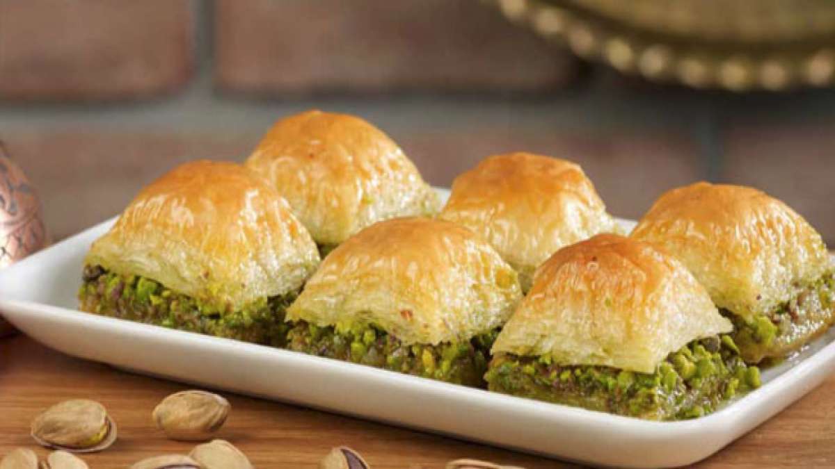 Nationaler Baklava-Tag und Tag des hausgemachten Brotes: Genießen Sie den süßen Genuss und den gesunden Genuss Nationaler Baklava-Tag und Tag des hausgemachten Brotes: Genießen Sie den süßen Genuss und den gesunden Genuss