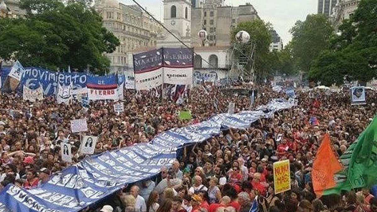 Gedenken Sie am Tag der Wahrheit und Gerechtigkeit in Argentinien den Opfern staatlichen Terrors und politischer Verfolgung.
