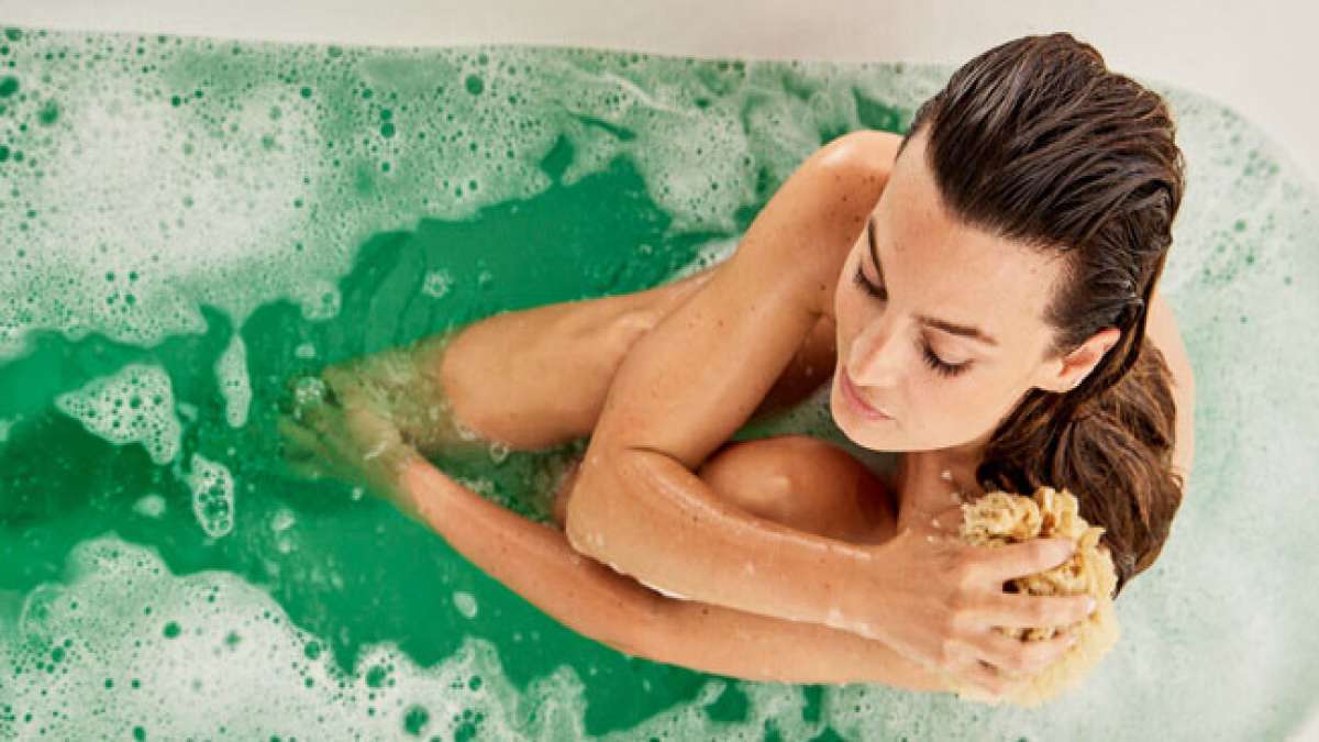 Schaumbad-Tag: Genießen Sie ein entspannendes Bad und tun Sie Ihrem Körper etwas Gutes Schaumbad-Tag: Genießen Sie ein entspannendes Bad und tun Sie Ihrem Körper etwas Gutes