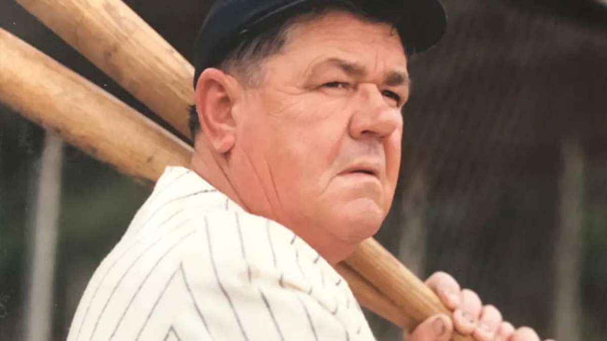 Babe Ruth, einer der größten Schlagmänner der Geschichte, veränderte das Spiel für immer und hinterließ ein beeindruckendes Vermächtnis von 714 Homeruns und zahlreichen weiteren Rekorden in seiner 22-jährigen Karriere. Babe Ruth, einer der größten Schlagmänner der Geschichte, veränderte das Spiel für immer und hinterließ ein beeindruckendes Vermächtnis von 714 Homeruns und zahlreichen weiteren Rekorden in seiner 22-jährigen Karriere.