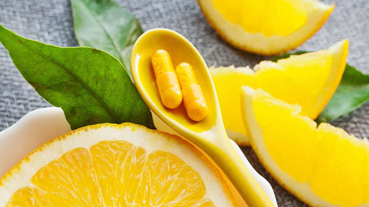 Erfahren Sie, wie Vitamin C, auch als Ascorbinsäure bekannt, ein essentielles Antioxidans ist, das die Immunität stärkt, Wunden heilt und die Zellen vor Schäden durch freie Radikale schützt. Erfahren Sie, wie Vitamin C, auch als Ascorbinsäure bekannt, ein essentielles Antioxidans ist, das die Immunität stärkt, Wunden heilt und die Zellen vor Schäden durch freie Radikale schützt.