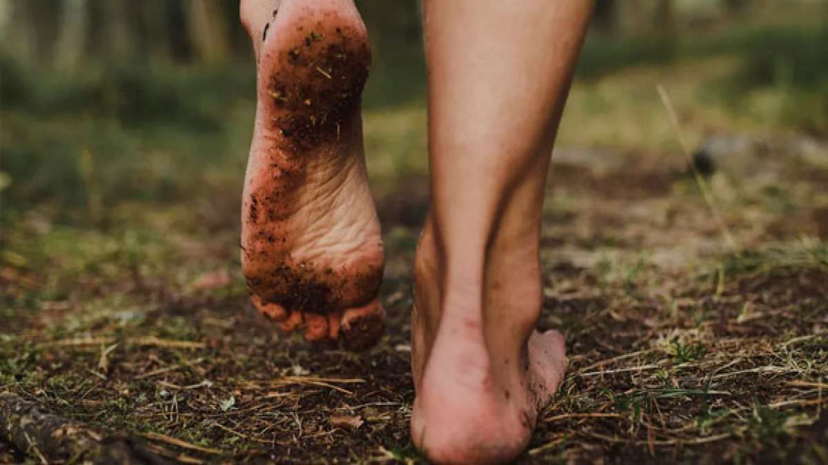 Barfuß-Tag: Ein Tag, um sich für die Vorteile des Barfußlaufens zu bedanken. Barfuß-Tag: Ein Tag, um sich für die Vorteile des Barfußlaufens zu bedanken.