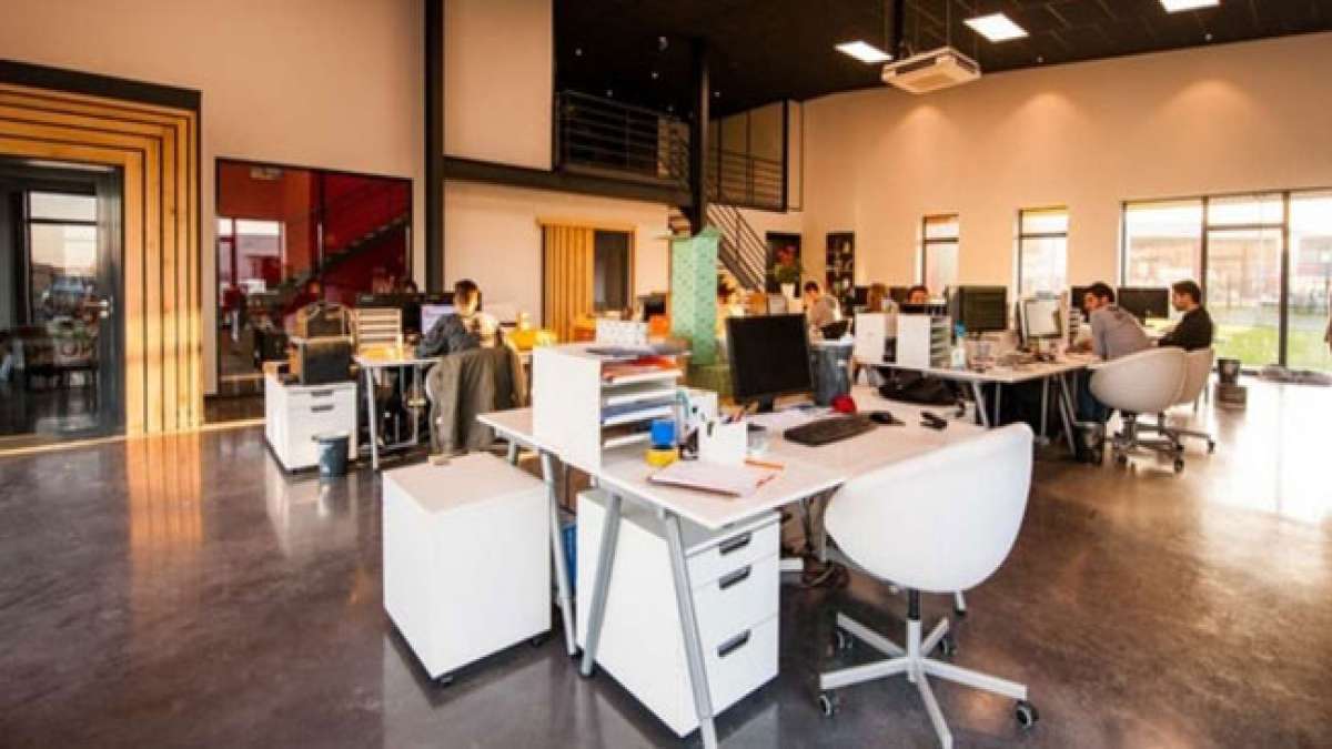 Steigern Sie Ihre Arbeitsfreude am 'Improve Your Office Day'.