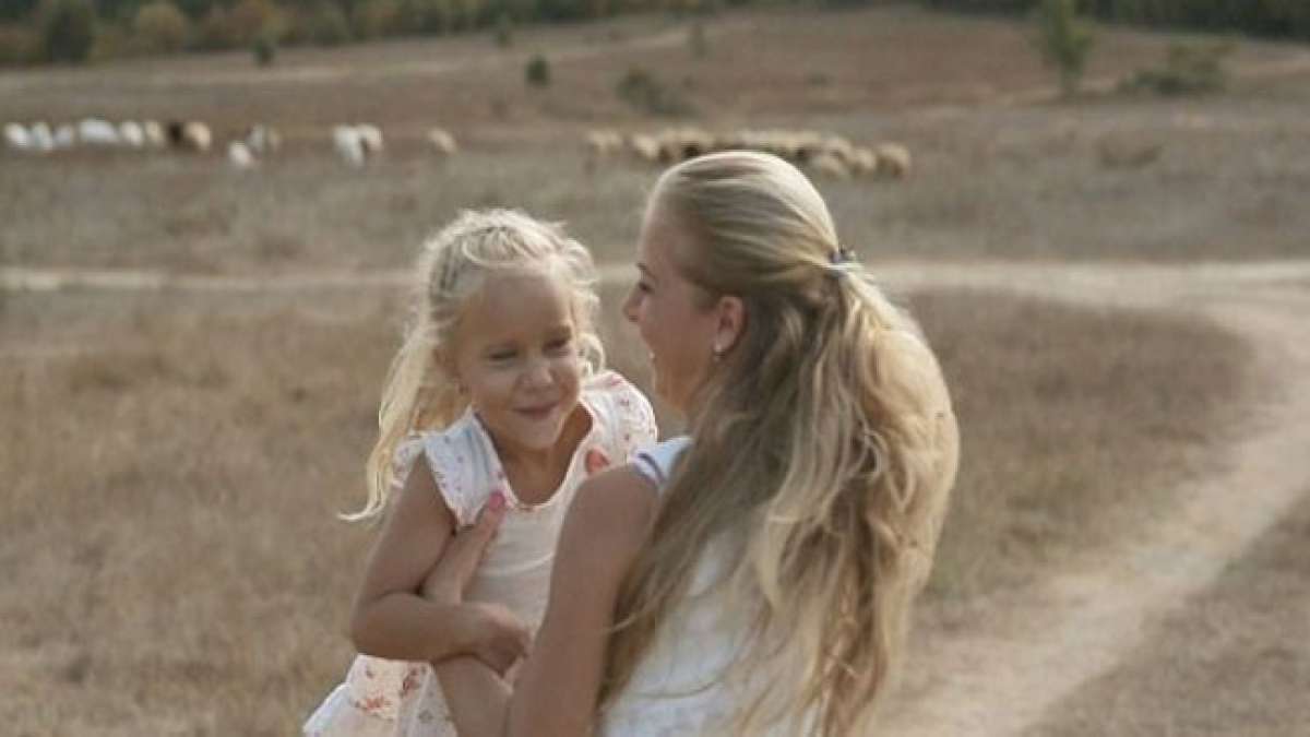 Vergebungs-Tag für Mama und Papa: Ein Tag, um neue Wege zu finden, mit Ihren Eltern in Verbindung zu treten. Vergebungs-Tag für Mama und Papa: Ein Tag, um neue Wege zu finden, mit Ihren Eltern in Verbindung zu treten.