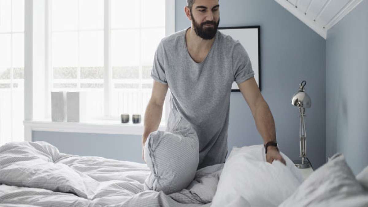 Entdecken Sie den 'Mach dein Bett Tag': Erfahren Sie, wie Ihre morgendliche Bettmachroutine Einblicke in Ihre Persönlichkeit und Ihren Stressabbau geben kann. Entdecken Sie den 'Mach dein Bett Tag': Erfahren Sie, wie Ihre morgendliche Bettmachroutine Einblicke in Ihre Persönlichkeit und Ihren Stressabbau geben kann.