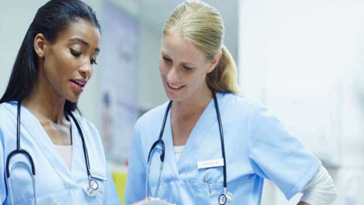 Nationaler Tag der Pflegeassistenten: Wie sie das Gesundheitswesen am Laufen halten