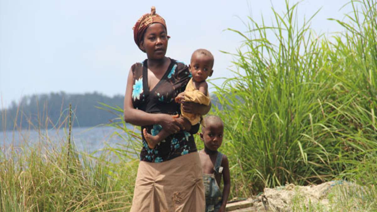 Frauentag in Gabun: Ehre die Rolle der Frauen in Regierung und Gesellschaft, im Gedenken an die erste weibliche Staatschefin Rose Francine Rogombé.