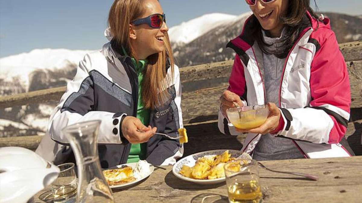 Feiern Sie den Kärntner Nationalfeiertag und entdecken Sie das gut gehütete Geheimnis Österreichs - das wunderschöne Kärnten mit seinen atemberaubenden Seen und malerischen Landschaften.