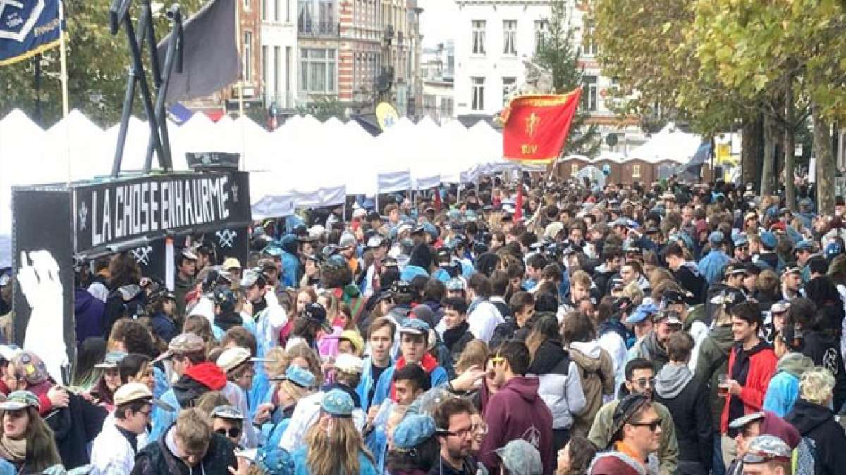 Feiern Sie den Heiligen V in Belgien, einen Tag, der die traditionsreiche Geschichte des studentischen Widerstands und die Gründung der Freien Universität Brüssel würdigt. Feiern Sie den Heiligen V in Belgien, einen Tag, der die traditionsreiche Geschichte des studentischen Widerstands und die Gründung der Freien Universität Brüssel würdigt.