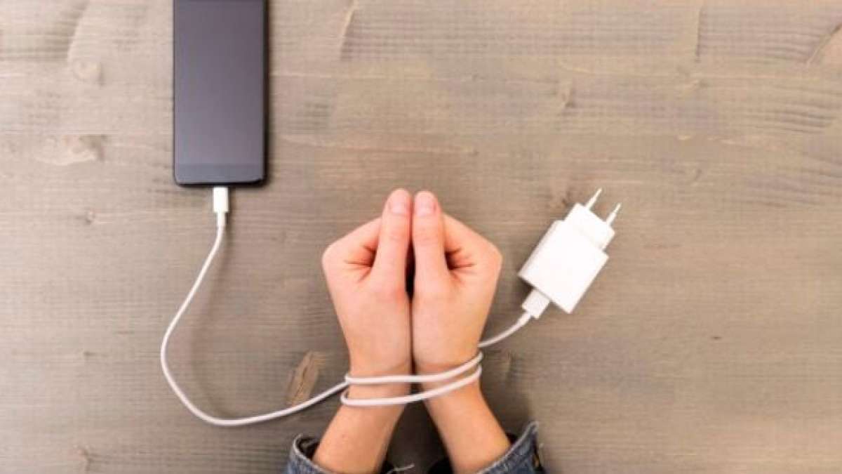 Machen Sie mit beim Welttag ohne Mobiltelefon und erkunden Sie die Auswirkungen des Smartphone-Gebrauchs auf unsere Autonomie und Konzentration.