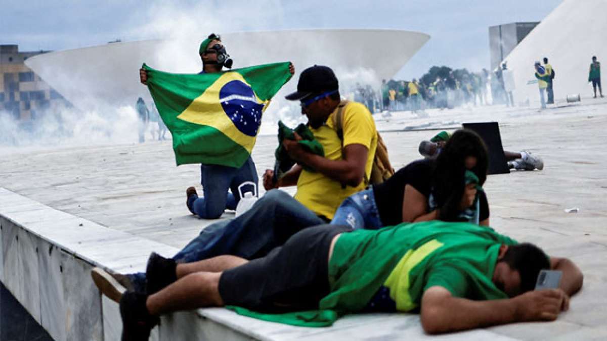 Tag der Lüge in Brasilien und Portugal: Ein Tag des Spaßes und der Überraschungen. Tag der Lüge in Brasilien und Portugal: Ein Tag des Spaßes und der Überraschungen.