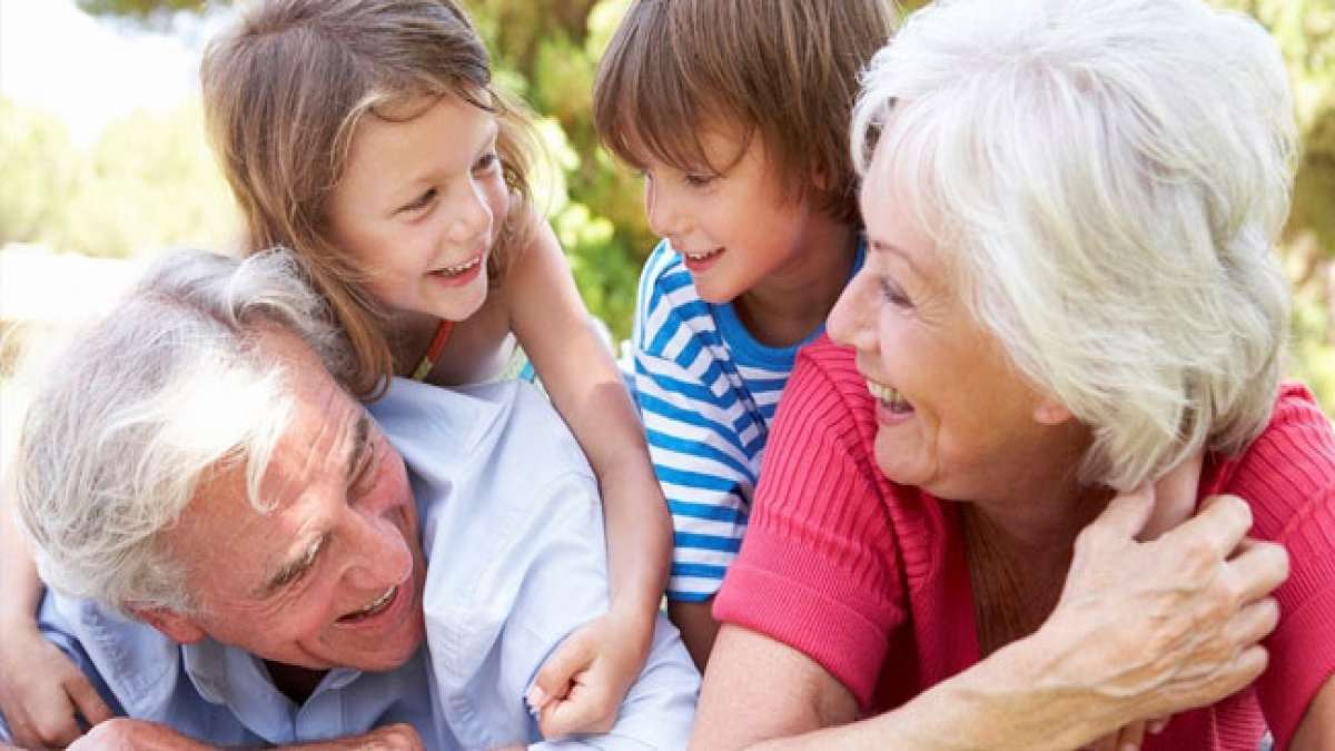 Feiern Sie den australischen Großelterntag am letzten Sonntag im Oktober, um die weisen und liebevollen Großeltern in Ihrer Familie zu ehren.