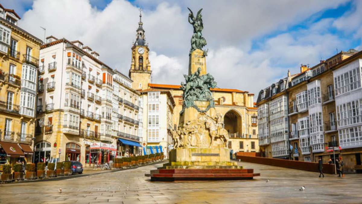 Vitoria-Gasteiz feiert die Weiße Madonna mit einer Woche voller Spaß, Essen und Musik.