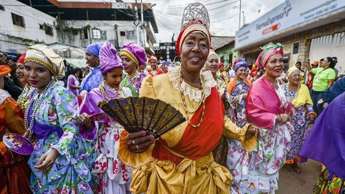 Callao, der erste Hafen Perus, feiert seinen Jahrestag mit einem farbenfrohen Fest.