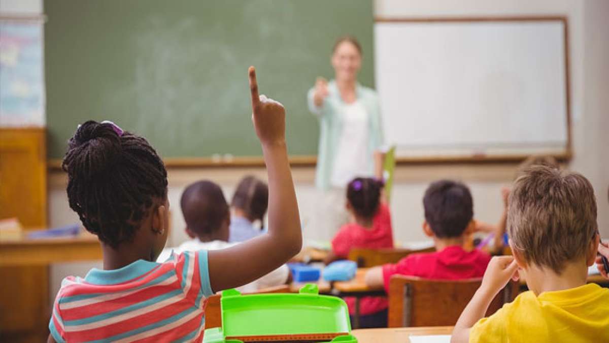 Feiern Sie die Freiheit der Bildung und ihre transformative Kraft am Internationalen Tag für die Freiheit der Bildung.