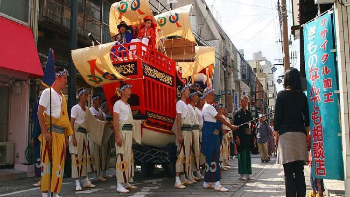 Nagasaki Kunchi: Ein Fest voller Tradition und Geschichte in Nagasaki, Japan.
