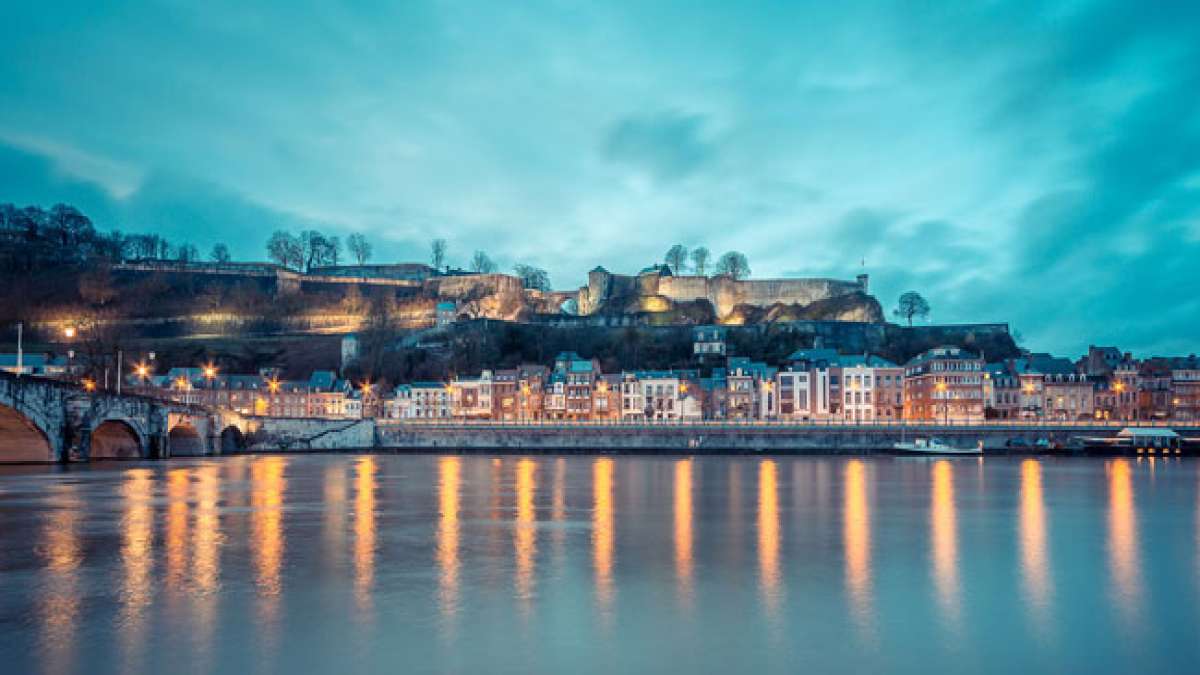 Feiern Sie den Tag der wallonischen Region in Belgien am vierten Sonntag im September. Feiern Sie den Tag der wallonischen Region in Belgien am vierten Sonntag im September.