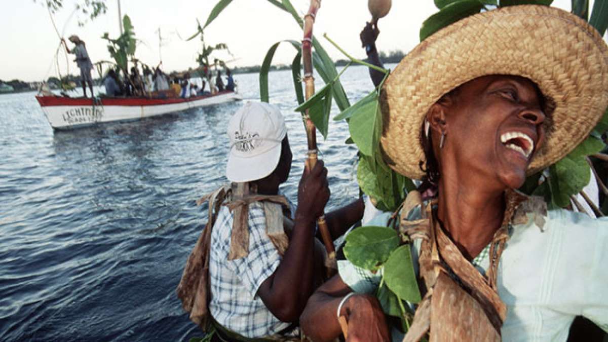 Tauchen Sie ein in die lebendige Garifuna-Kultur beim jährlichen Punta Gorda Festival in Roatan, Honduras. Tauchen Sie ein in die lebendige Garifuna-Kultur beim jährlichen Punta Gorda Festival in Roatan, Honduras.