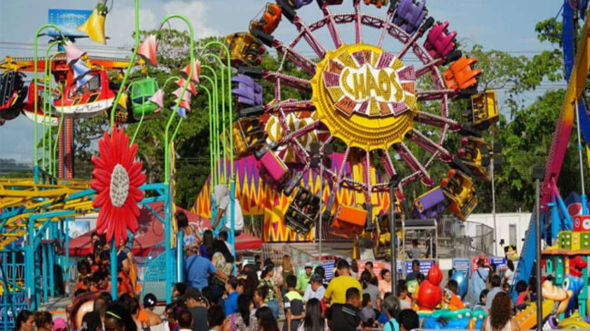 Erleben Sie die lebhafte Kultur und Traditionen von Honduras bei der Feria Juniana in San Pedro Sula. Erleben Sie die lebhafte Kultur und Traditionen von Honduras bei der Feria Juniana in San Pedro Sula.