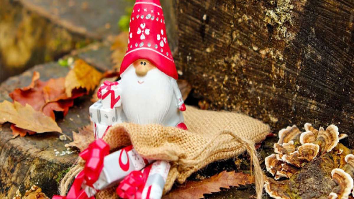 In Bosnien und Herzegowina ist der Heilige Abend ein wichtiges Fest, das mit Gebeten und dem Anzünden des Weihnachtsbaums in den orthodoxen Kirchen begangen wird.