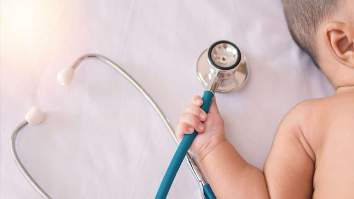 Feiern Sie den Internationalen Tag der Pädiatrie und die bedeutsame Geschichte der Kinderheilkunde, die sich der Gesundheit und dem Wohlbefinden von Kindern widmet.