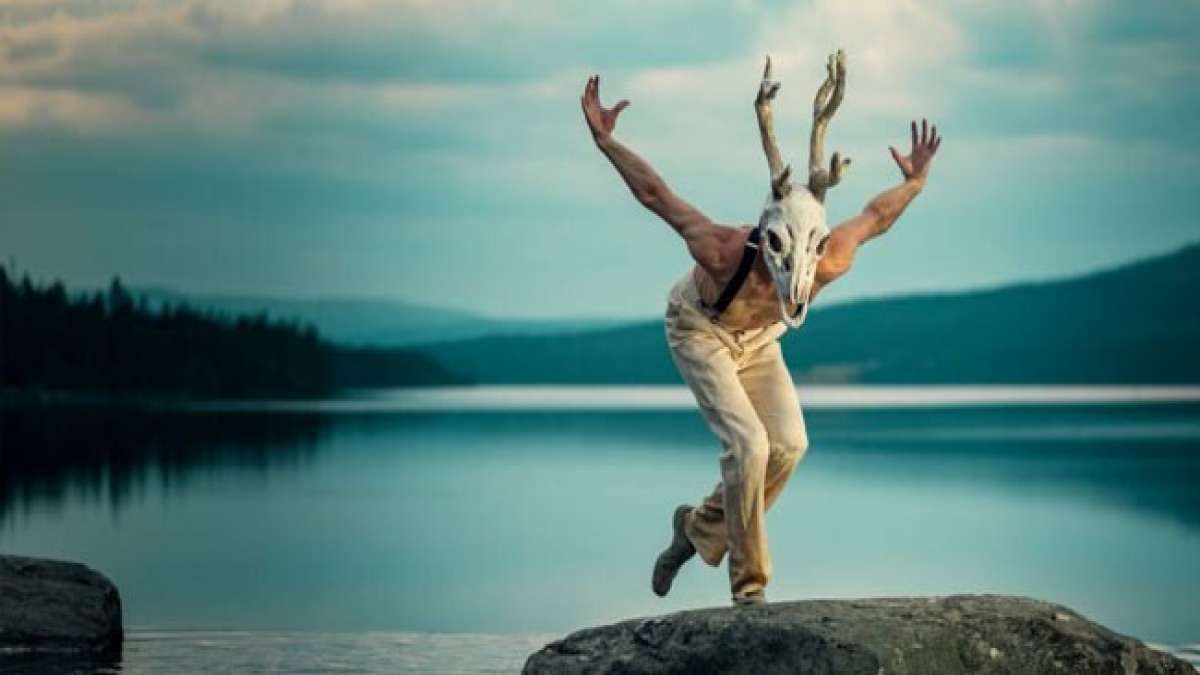 Tauchen Sie ein in die Welt von Peer Gynt beim jährlichen Peer-Gynt-Festival im malerischen Gudbrandsdalen-Tal Norwegens. Tauchen Sie ein in die Welt von Peer Gynt beim jährlichen Peer-Gynt-Festival im malerischen Gudbrandsdalen-Tal Norwegens.