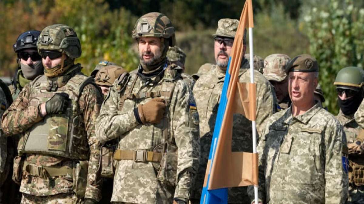 Feiern Sie den Tag der Reservisten und deren bedeutsame Rolle bei der Verteidigung der Ukraine und der Förderung des patriotischen Geistes. Feiern Sie den Tag der Reservisten und deren bedeutsame Rolle bei der Verteidigung der Ukraine und der Förderung des patriotischen Geistes.
