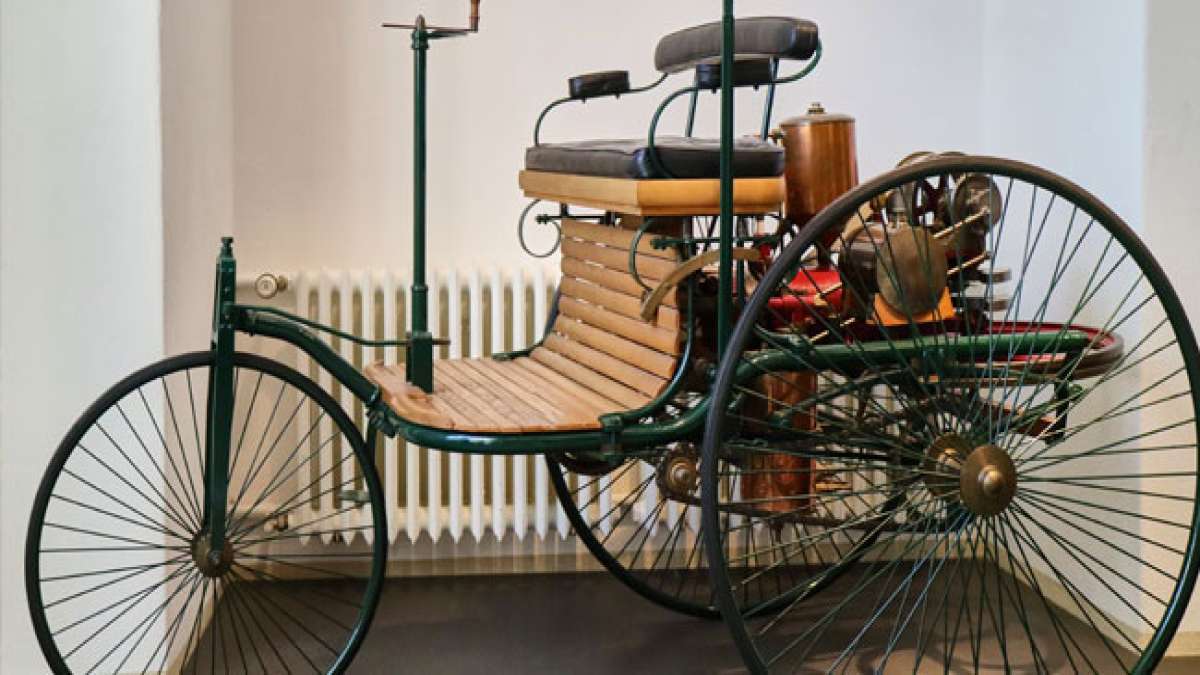 Tauchen Sie ein in die faszinierende Geschichte der Autoerfindung und des Weltautomobiltags.