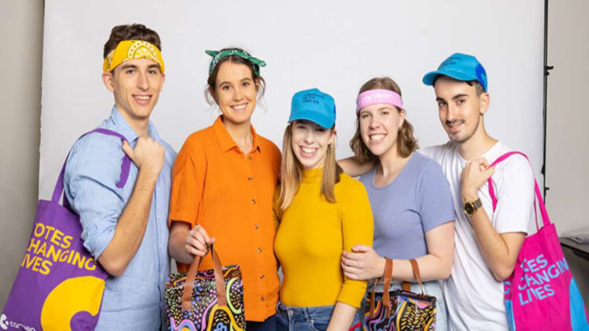 Tragen Sie am Nationalen Kopftuch-Tag in Australien ein Bandana, um junge Krebspatienten zu unterstützen und an dieser wichtigen Spenden- und Aufklärungskampagne von Canteen teilzunehmen. Tragen Sie am Nationalen Kopftuch-Tag in Australien ein Bandana, um junge Krebspatienten zu unterstützen und an dieser wichtigen Spenden- und Aufklärungskampagne von Canteen teilzunehmen.